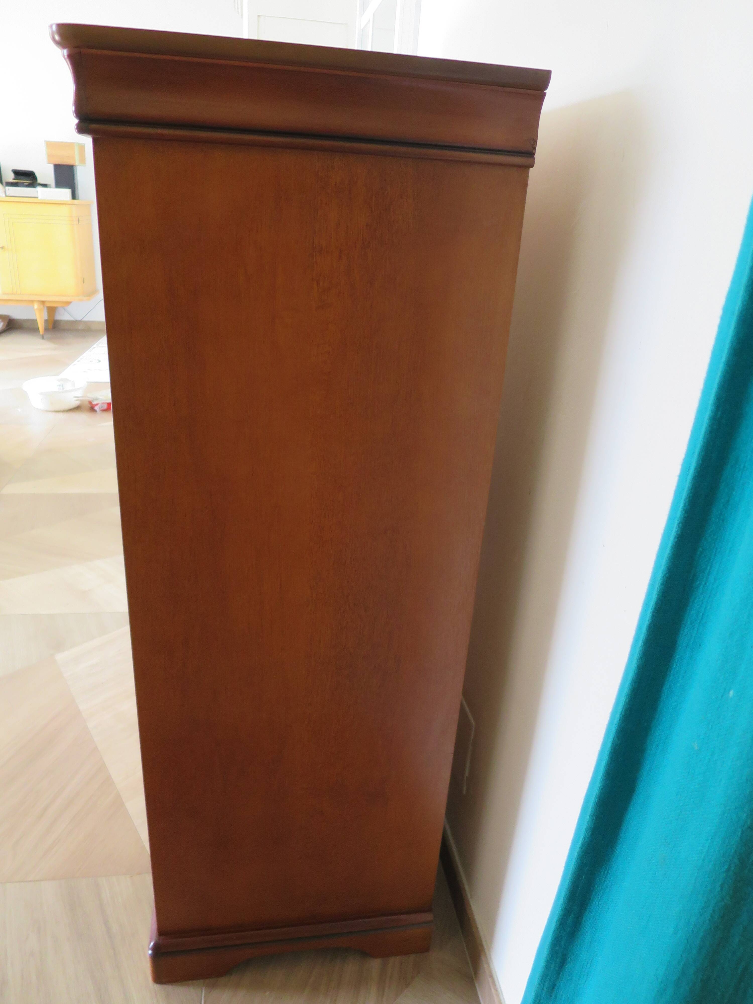 Louis Philippe style chest of drawers in cherry wood