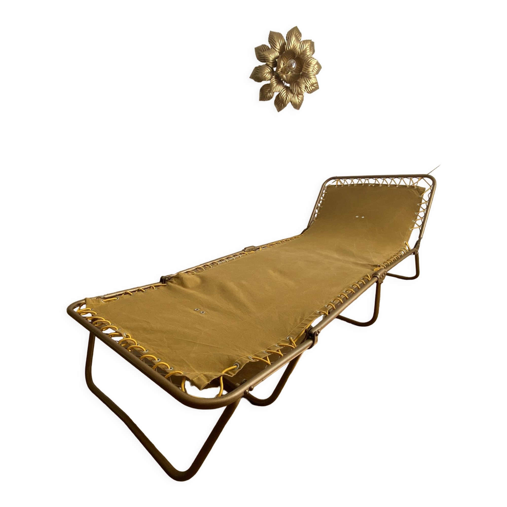 VINTAGE FOLDING CAMP BED