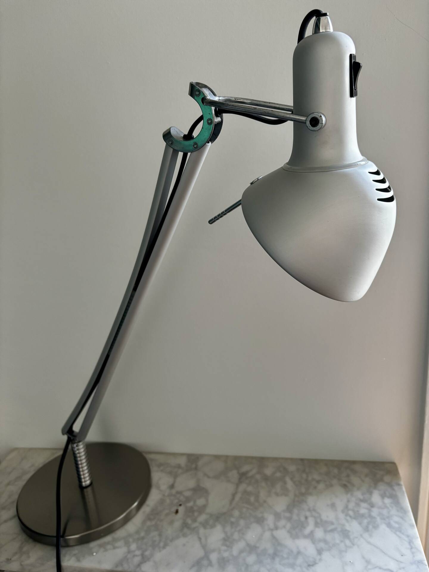 Lumina desk lamp