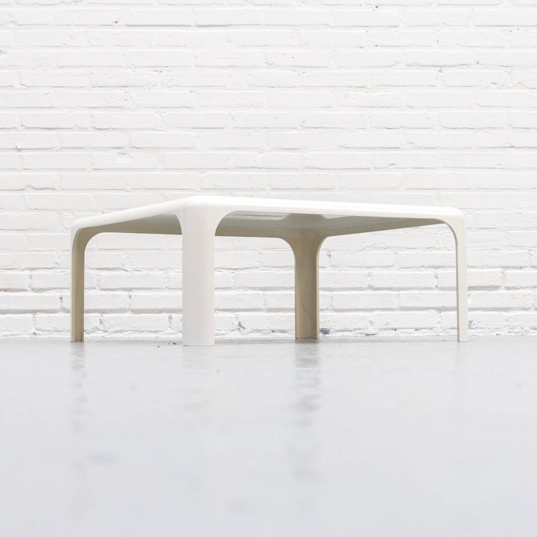 Demetrio 70 Coffee Table by Vico Magistretti for Artemide