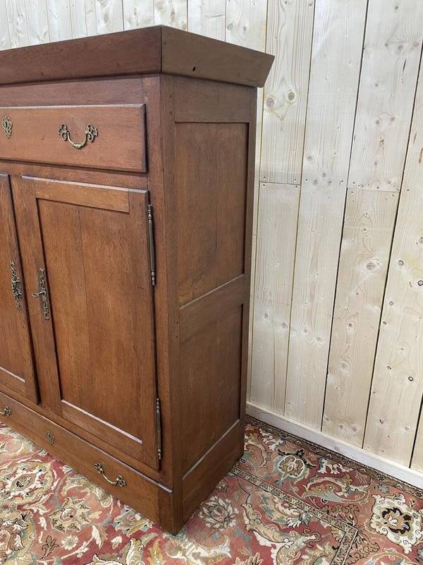 Armoire basse en chêne massif
