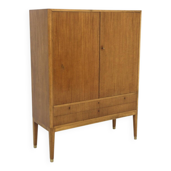 Armoire scandinave en chêne, Bertil Fridhagen, Bodafors, Suède, 1960 — Beyit