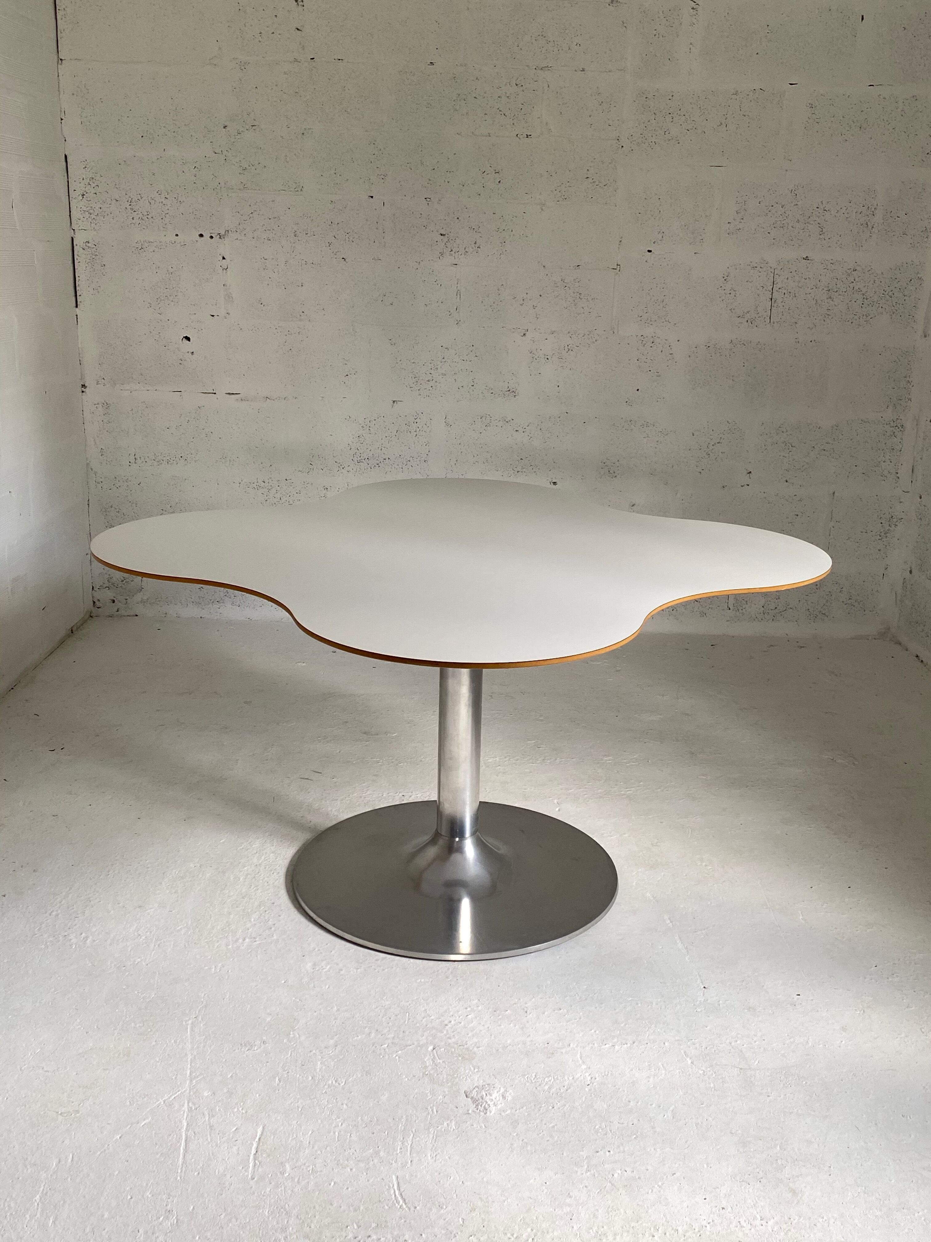 Vintage cloud table 1970