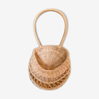 Rattan basket to hang