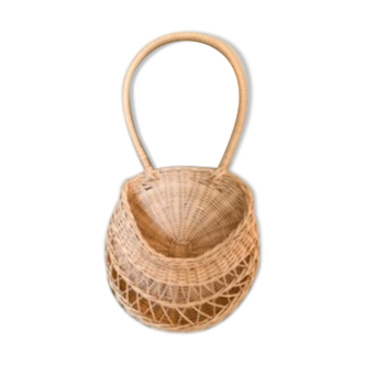 Rattan basket to hang