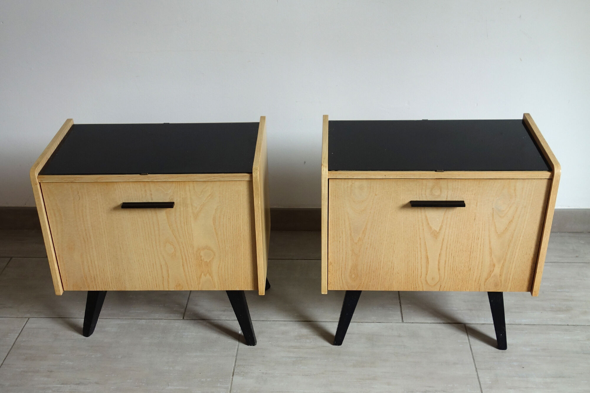 Pair of bedside tables 60 feet compass