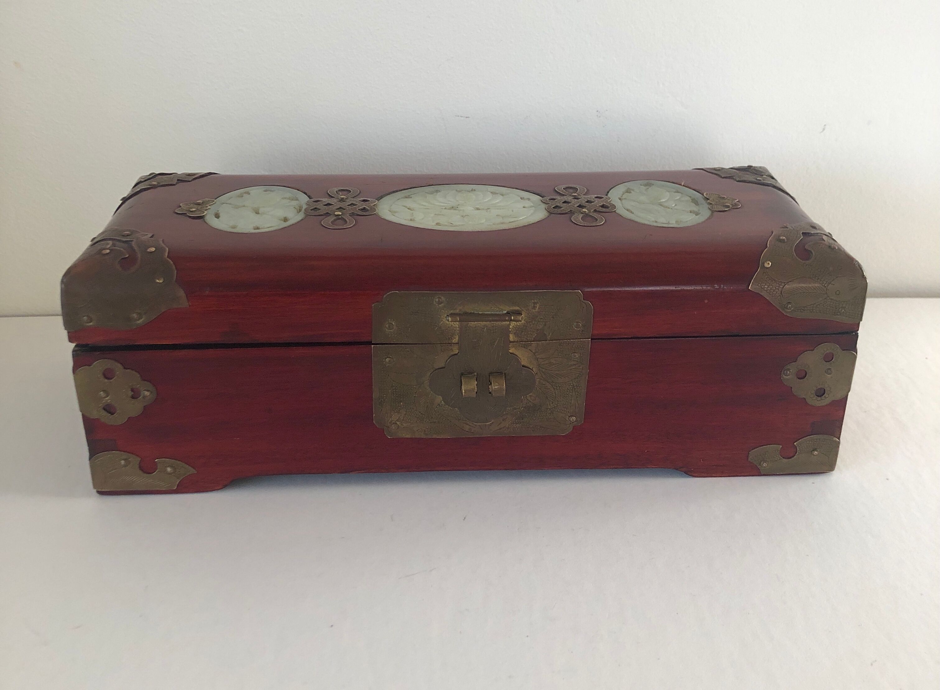 Chinese jewelry box in brass and Jade Mahogany wood
