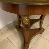 Empire-style tripode healing in mahogany top of marble gallery