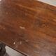 Petite table ancienne en noyer à pieds ajourés, XXe siècle