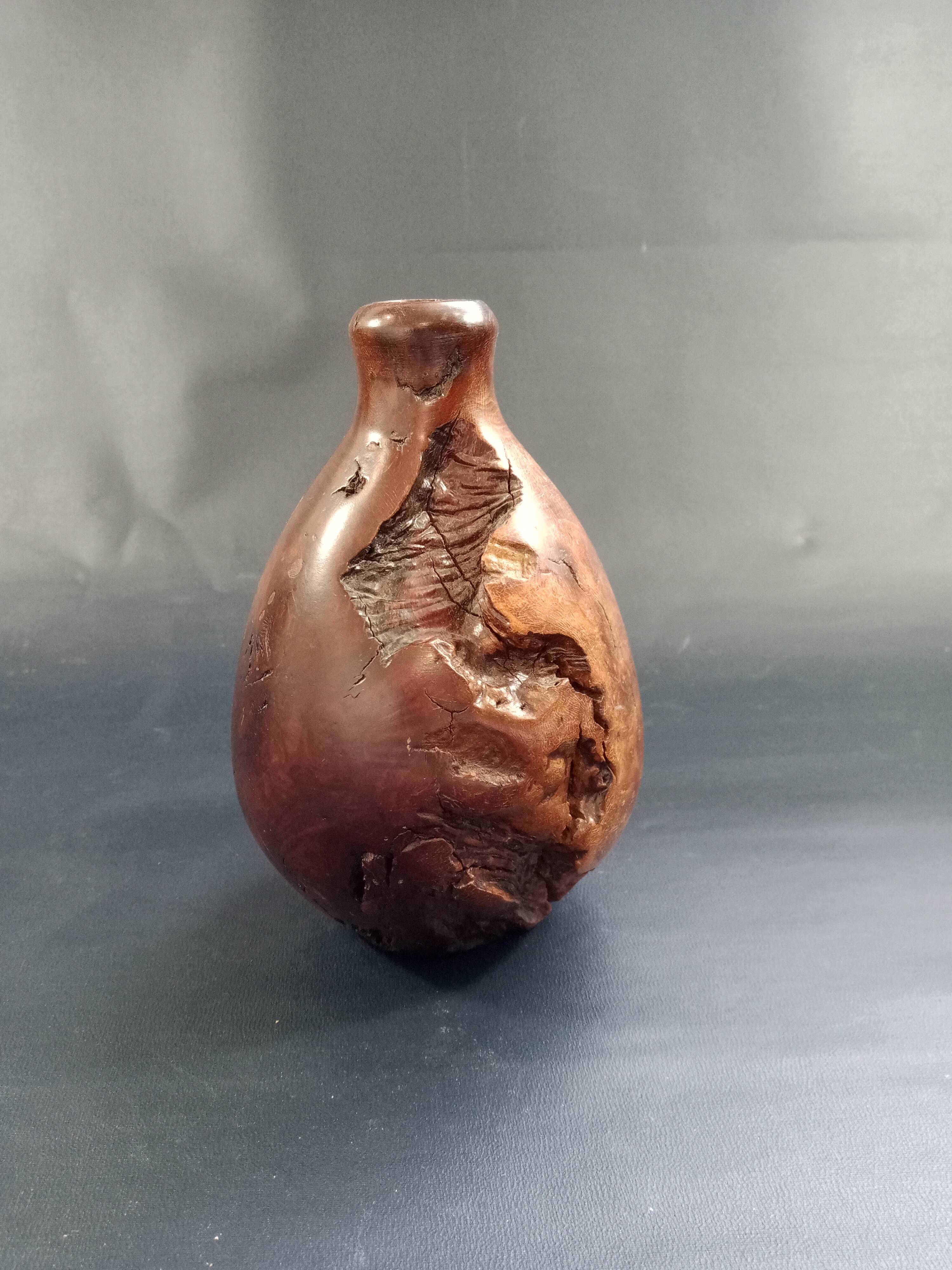 Soliflore in turned walnut bramble