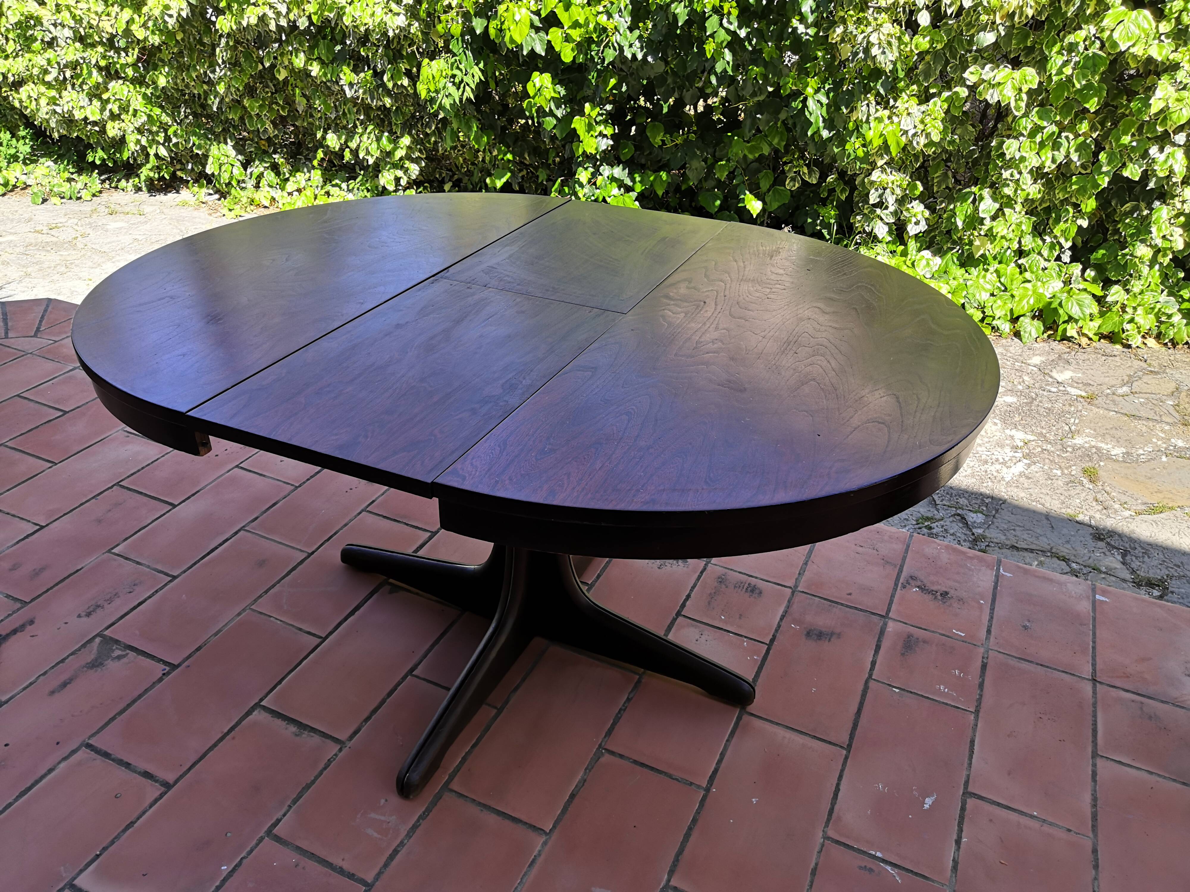 Round table with extension Baumann central foot 1970