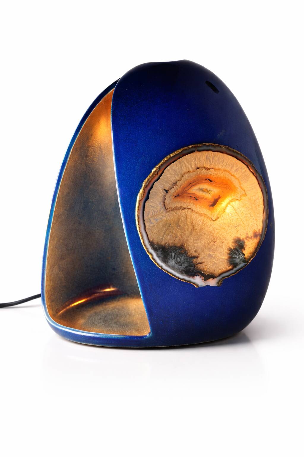 Sculptural lamp in ceramic and slice of agate, France 1970 signed.
