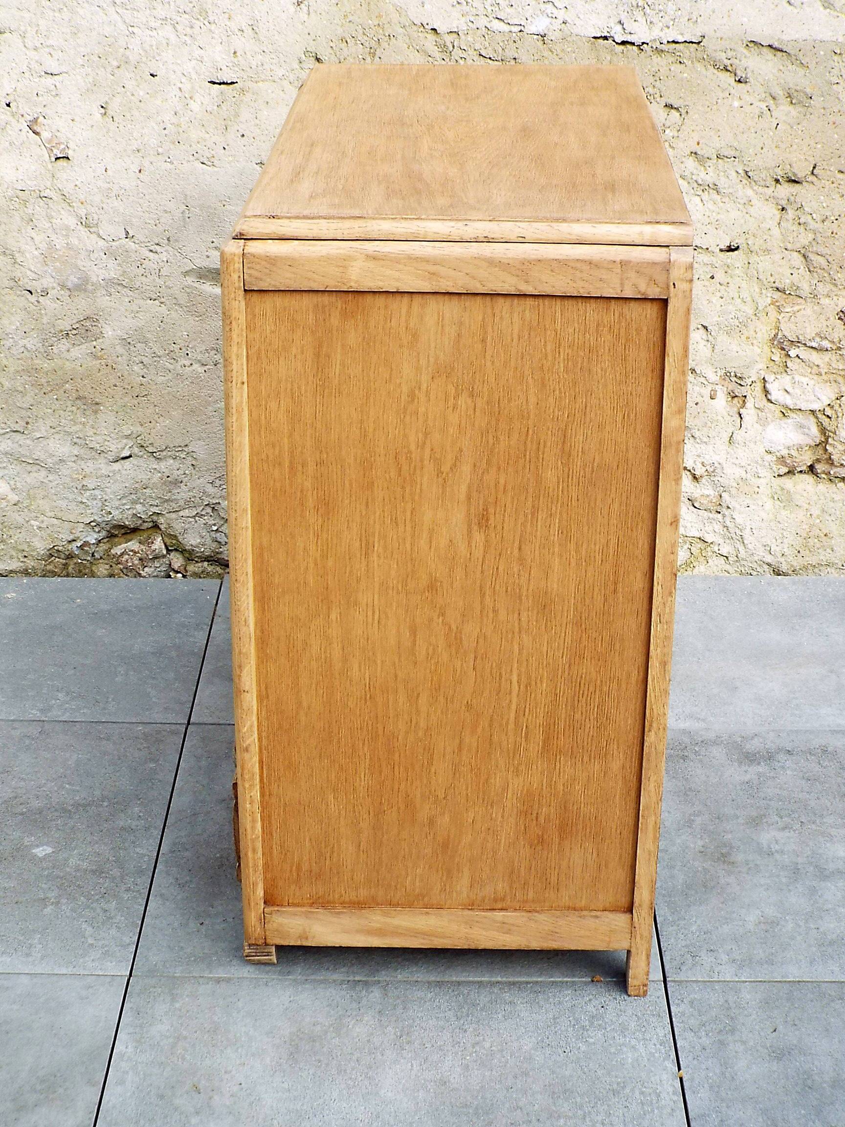 Art deco chest of drawers