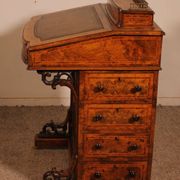 Davenport desk in burr walnut and inlays from the first part of
