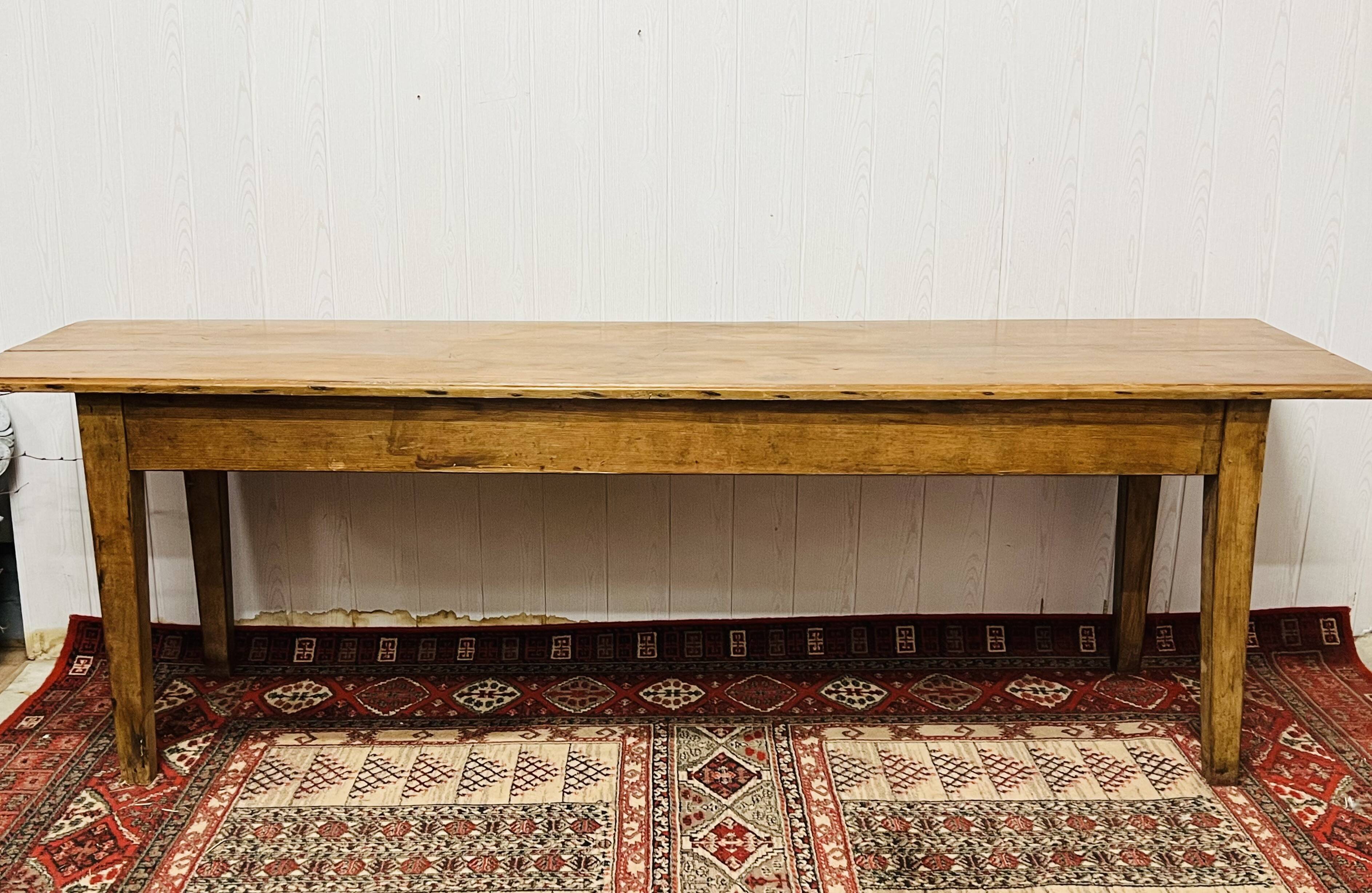 Farm table