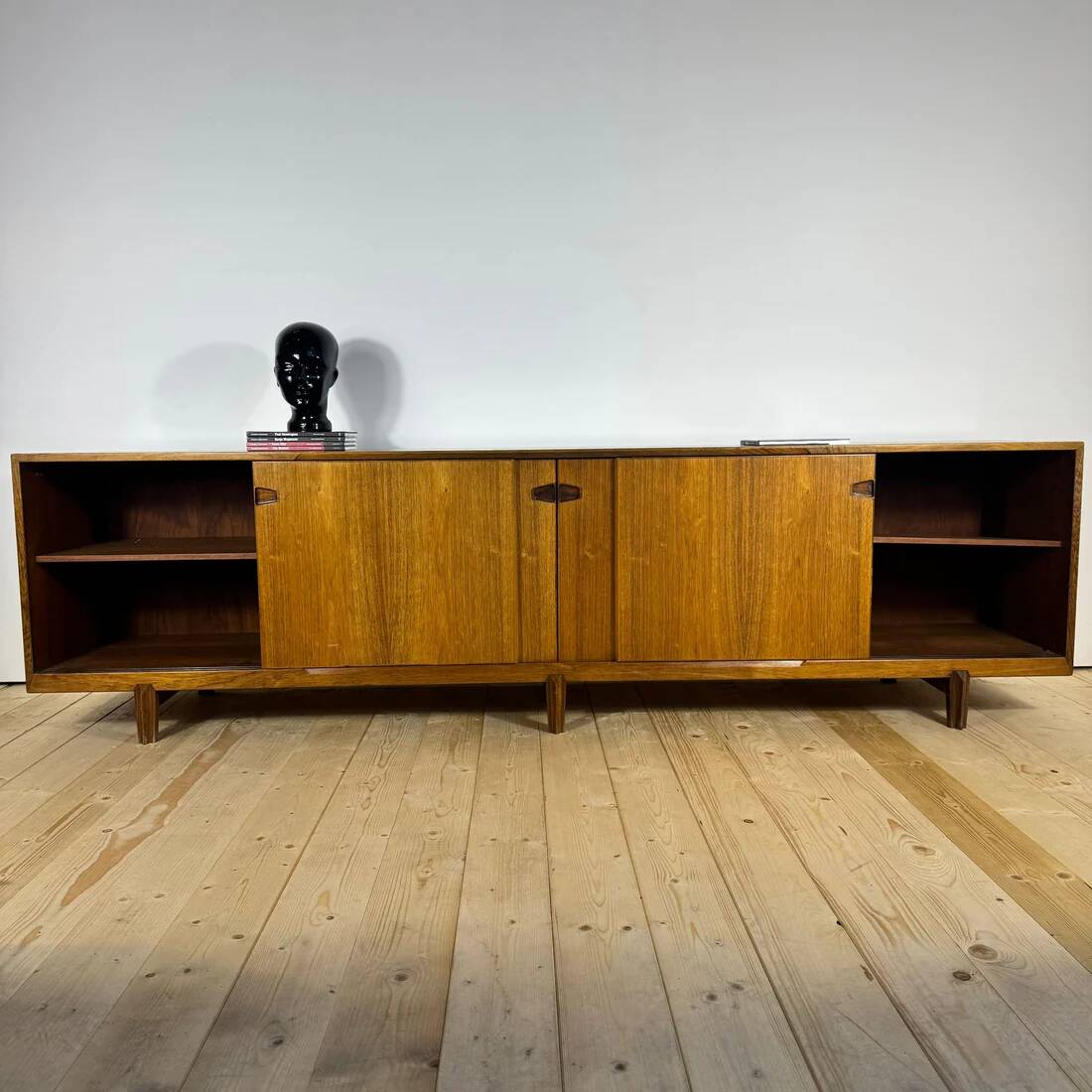 Danish sideboard from the 1960s in Brazilian wood – Henry Rosengren Hansen