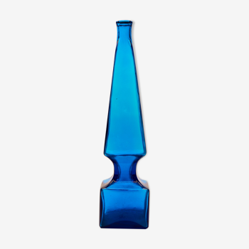 Bouteille ou vase en forme d'obélisque en verre bleu