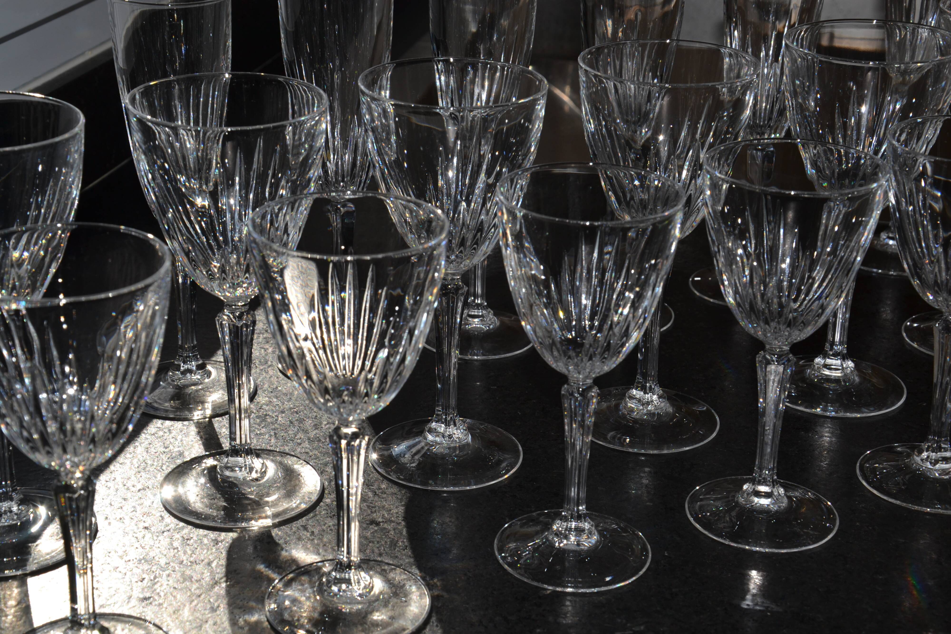18 stemmed glasses in Arques crystal