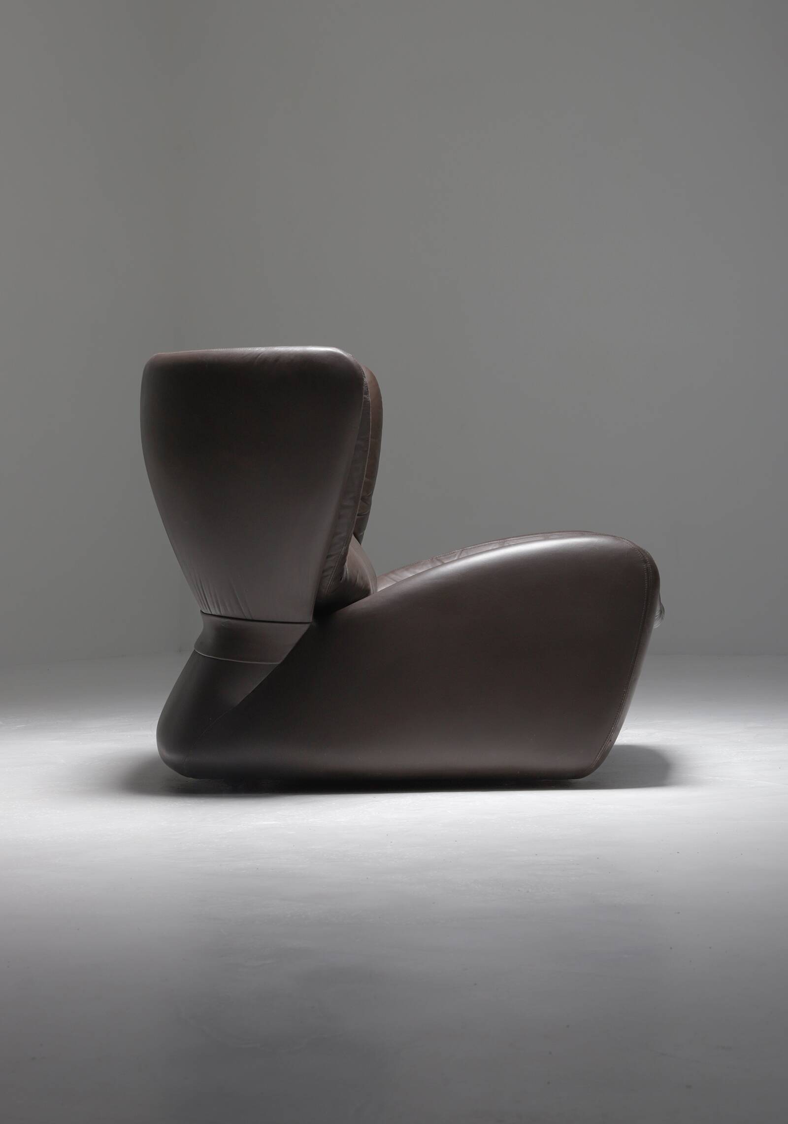 One-seat lounge sofa model pasha, manufactured in the 1970s by durlet, belgium.