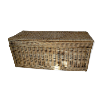 Wicker trunk