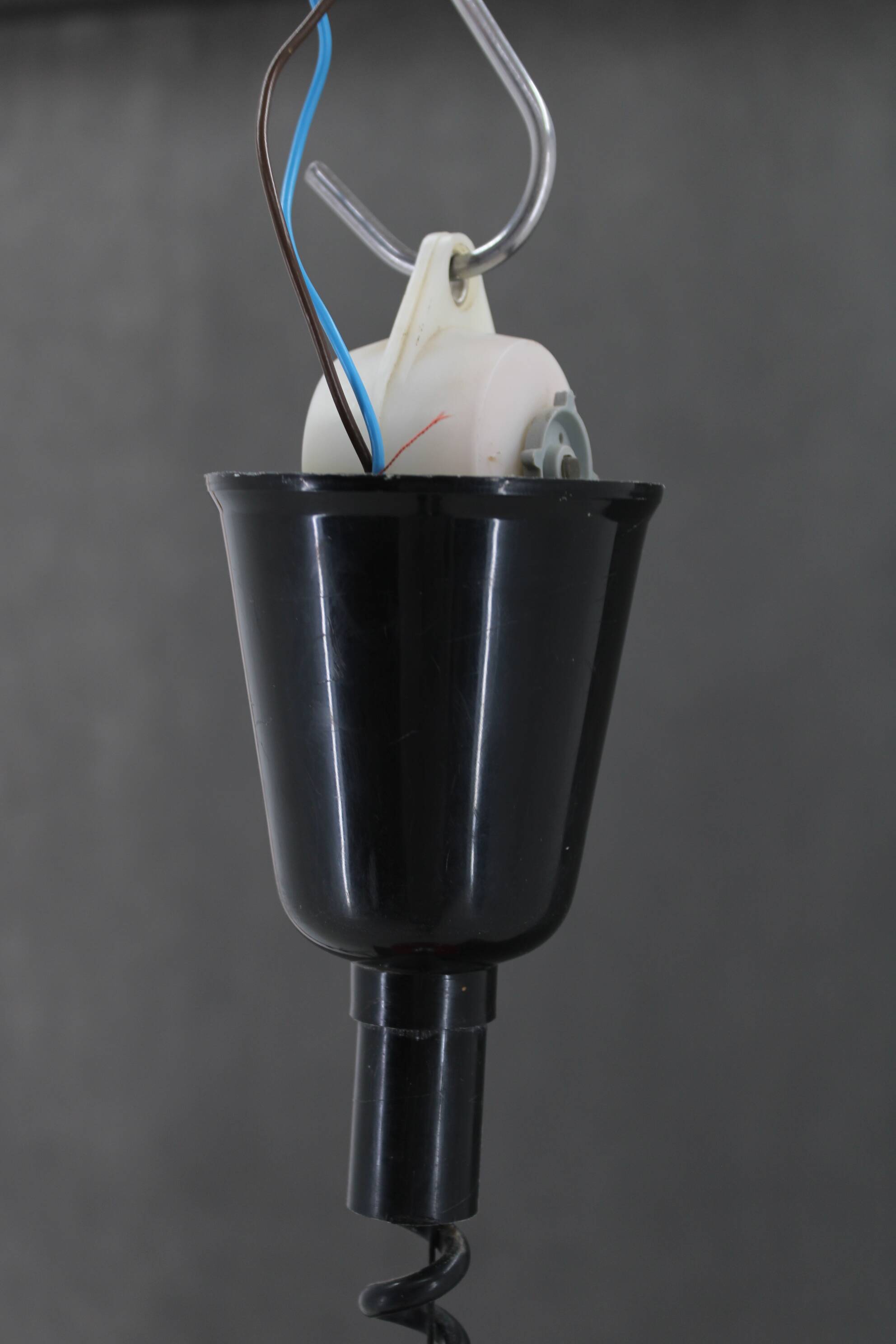 Suspension rouge Harvey Guzzini des années 1970 pour Meblo, Italie