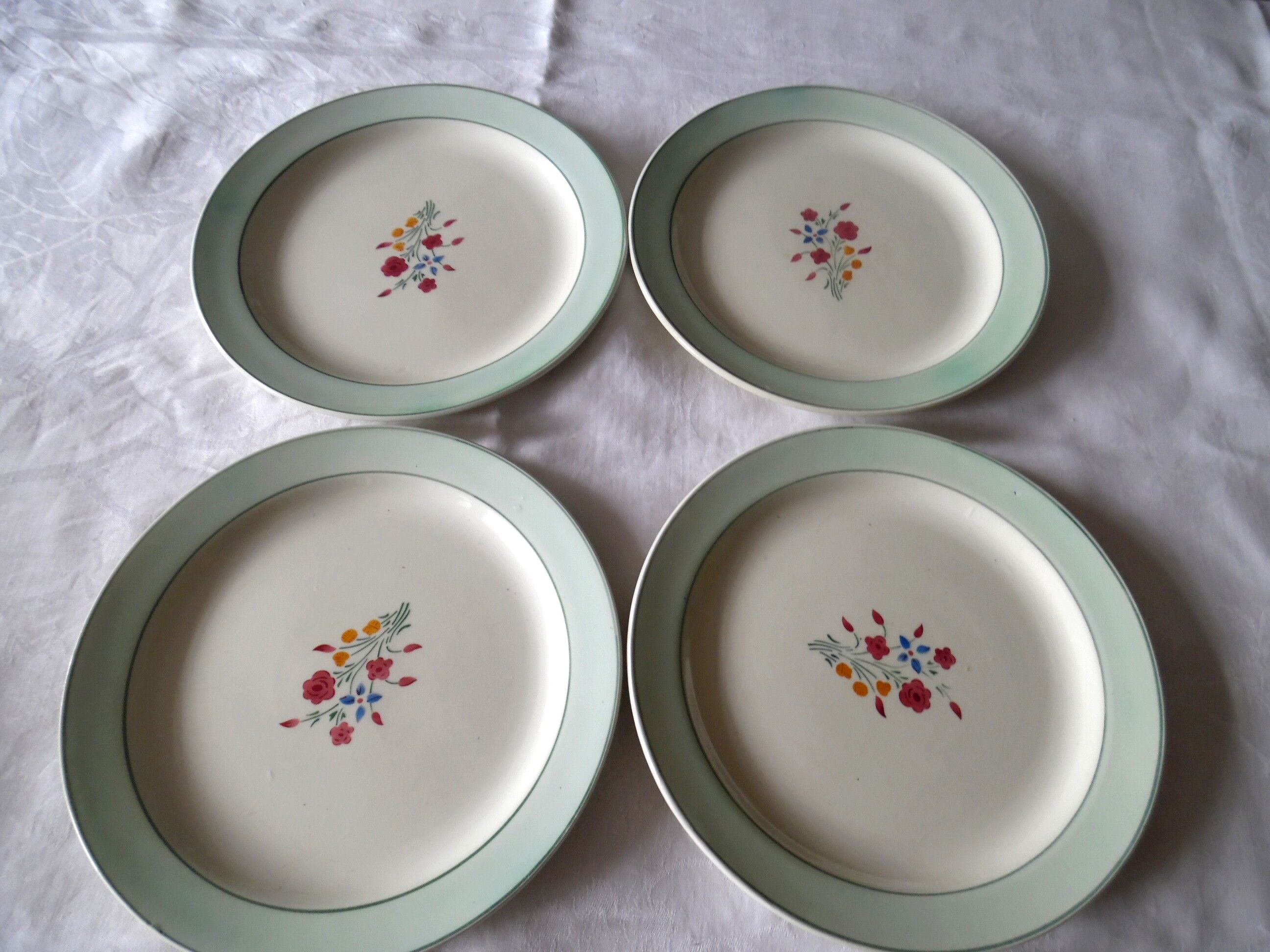 Ensemble de 4 assiettes plates HBCM
