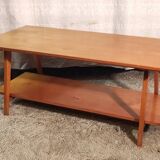 Solid wood coffee table with tapered legs - mid 20th century.