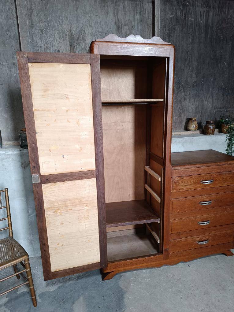 Armoire asymétrique