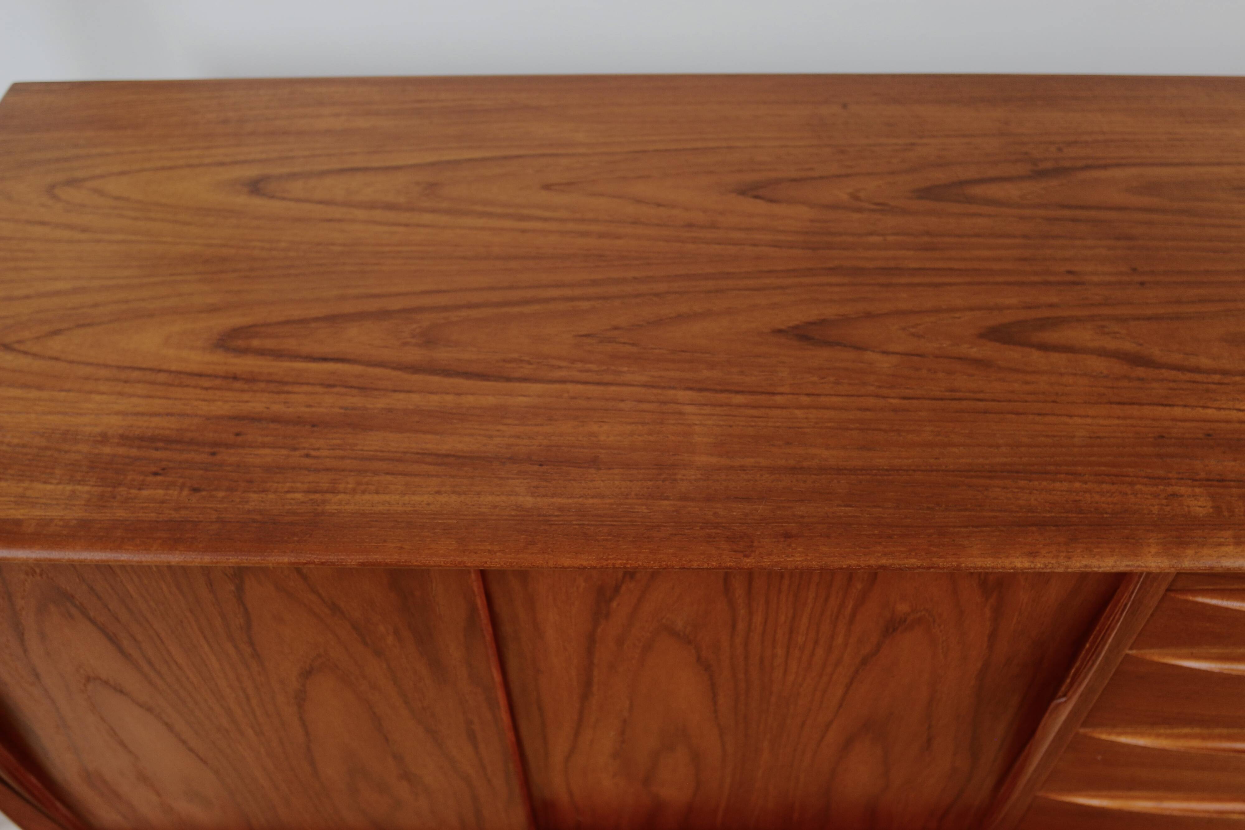 Enfilade scandinave vintage en teck Arne Vodder, 1960