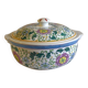 Soup tureen / dish with lid in Chinese porcelain, floral decorations.