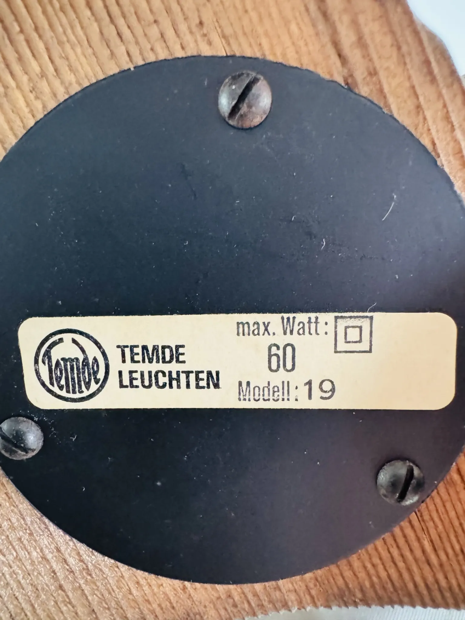 Lampe de table modèle 19 par Temde Leuchten, Suisse, années 1960.