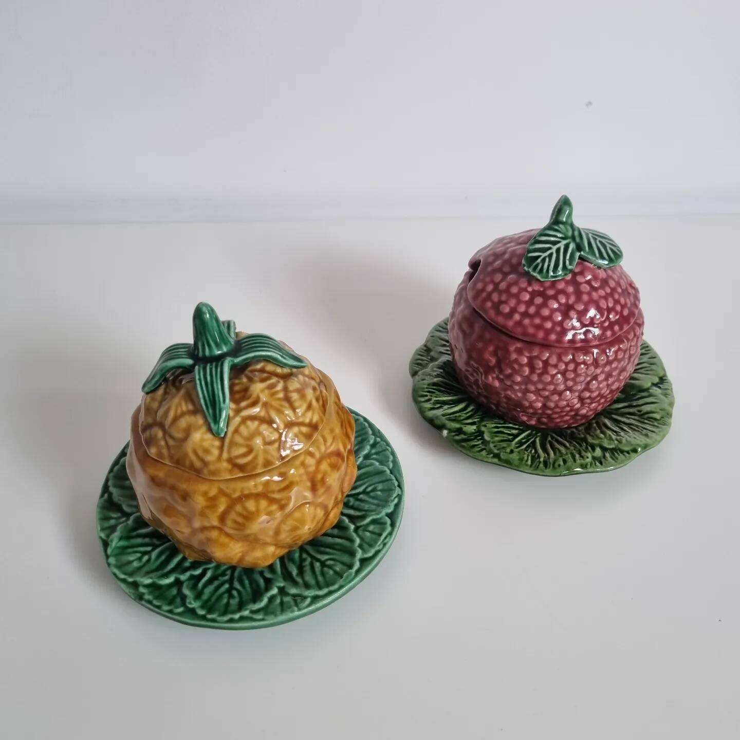 Vintage raspberry slush sugar jam pot