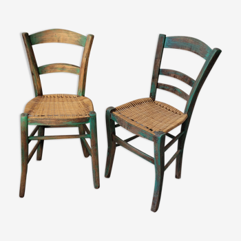 Paire de chaises bistrot patiné vert assise tréssée