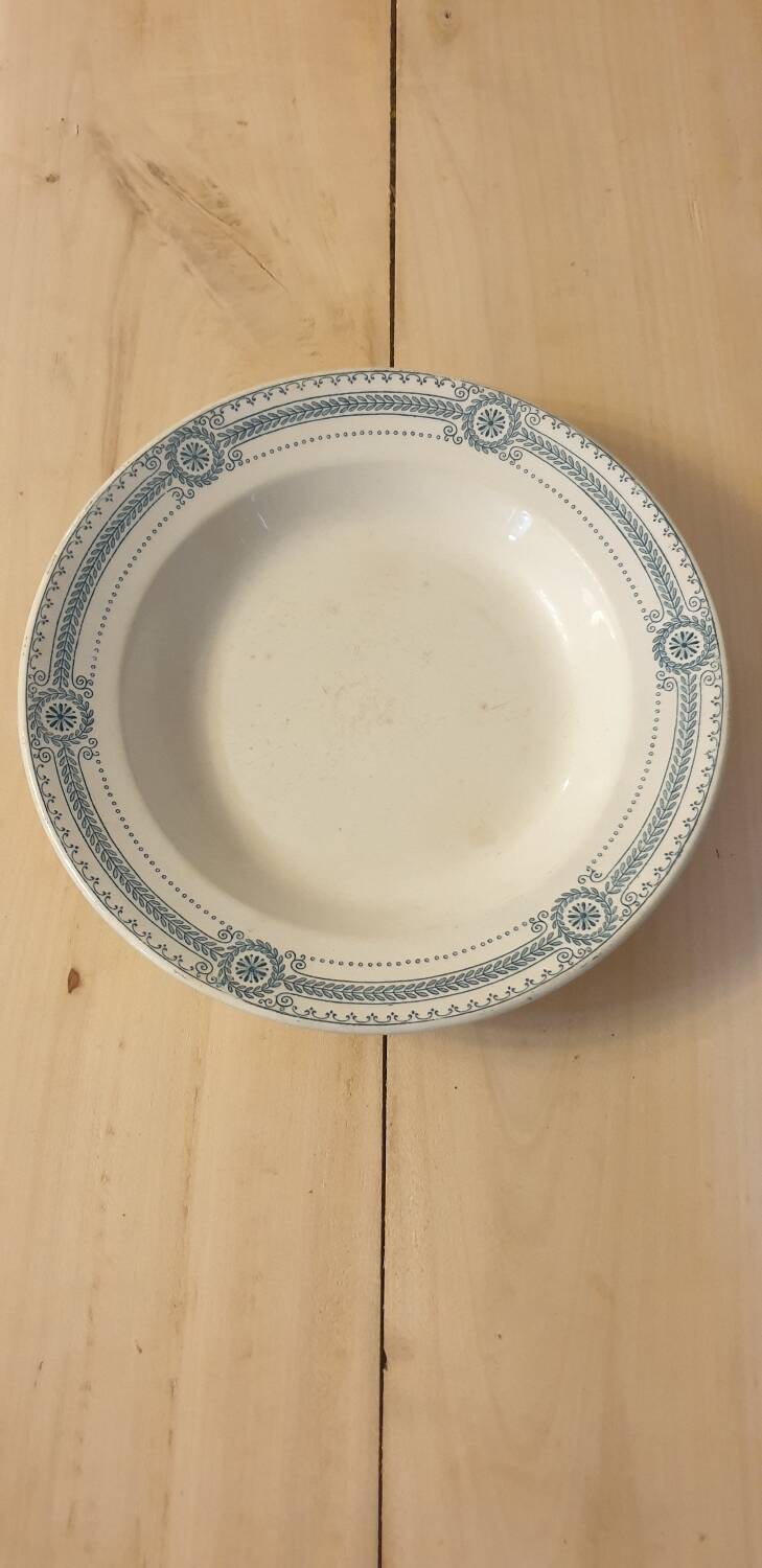 Assiette creuse, service "Carina" de Sarreguemines