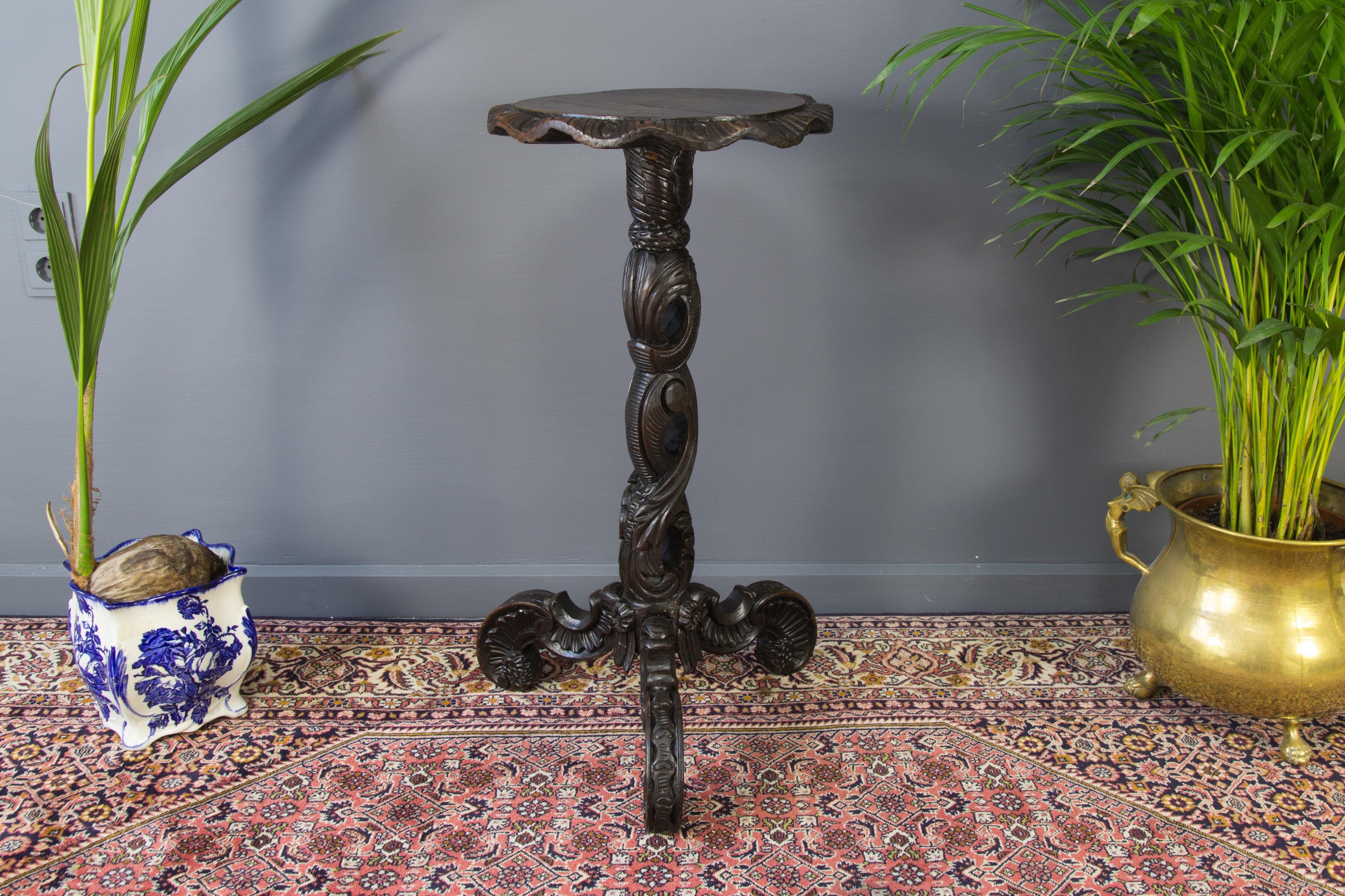 French carved pedestal table