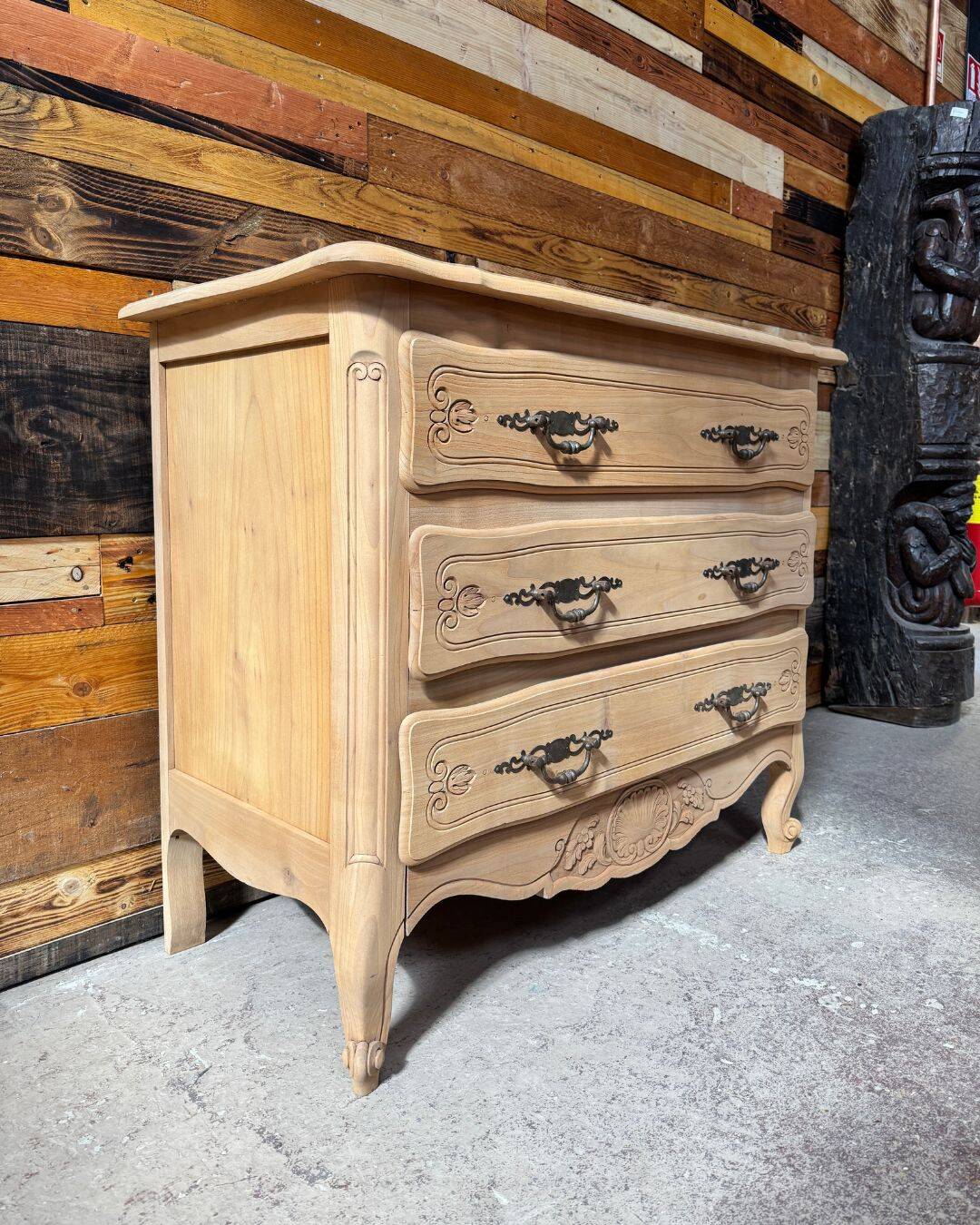 Commode in air-dried cherry wood