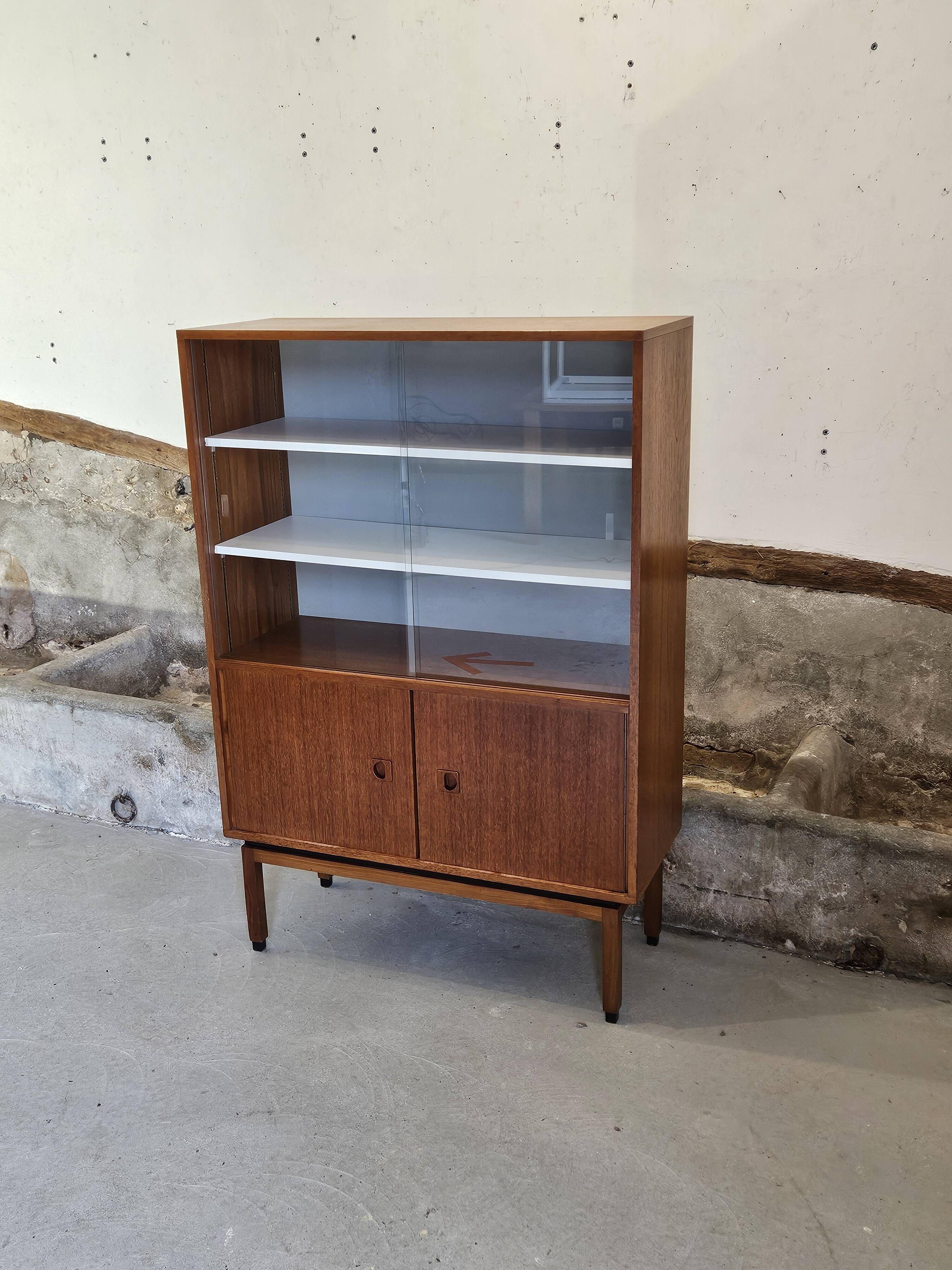 Small MDK display case / teak veneer bookcase 1960 Scandinavian design