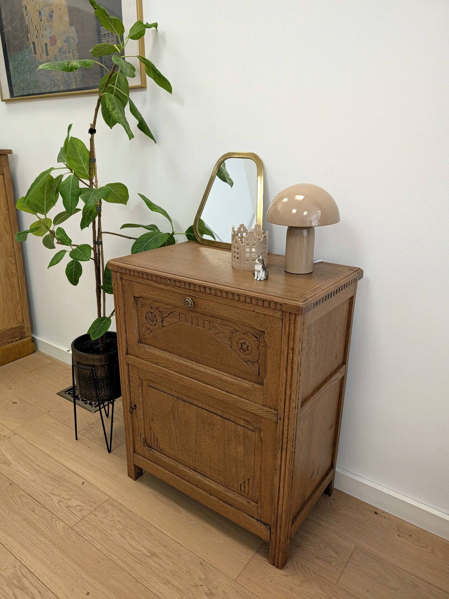 Small Art Deco buffet - restored vintage radio cabinet