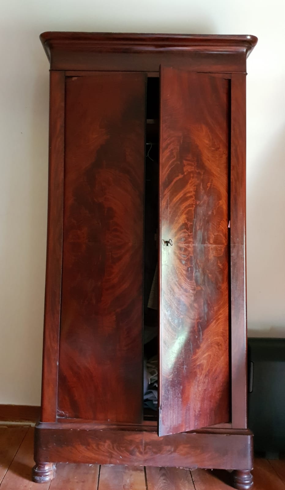 Mahogany cabinet
