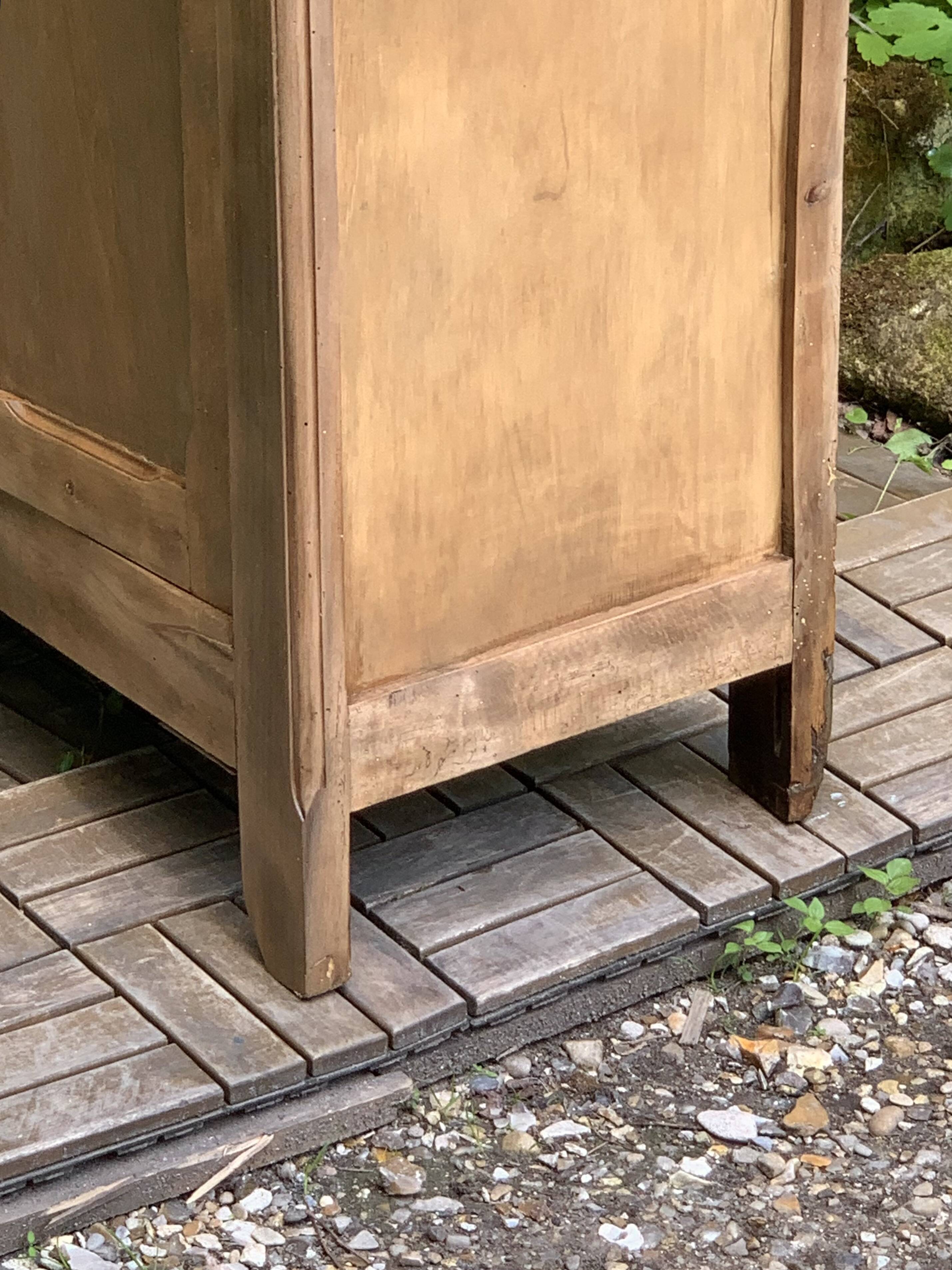 Armoire parisienne vitrée en bois brut, 1940