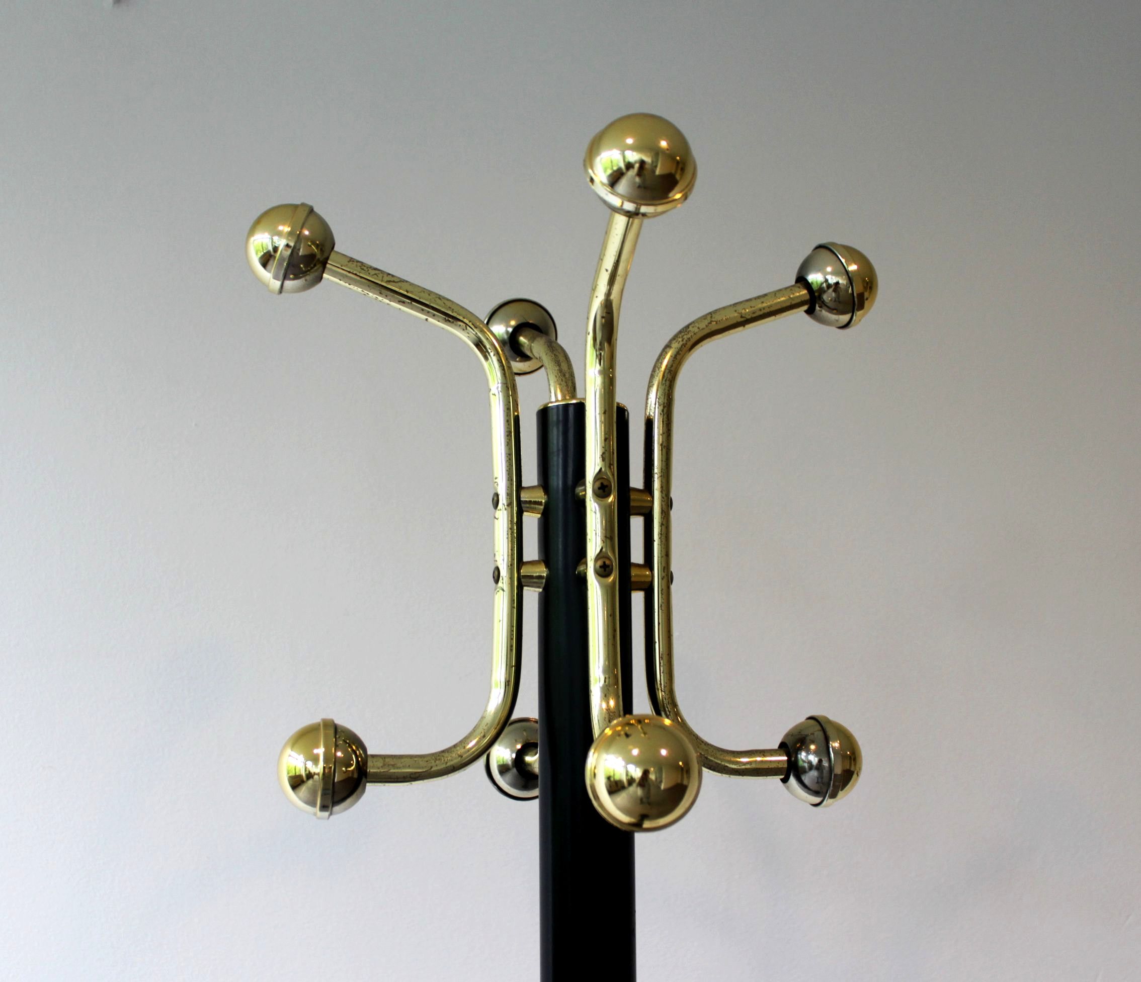 Parrot coat rack, 8 hooks and umbrella holder.