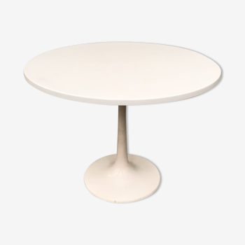 Round white dining table 1970