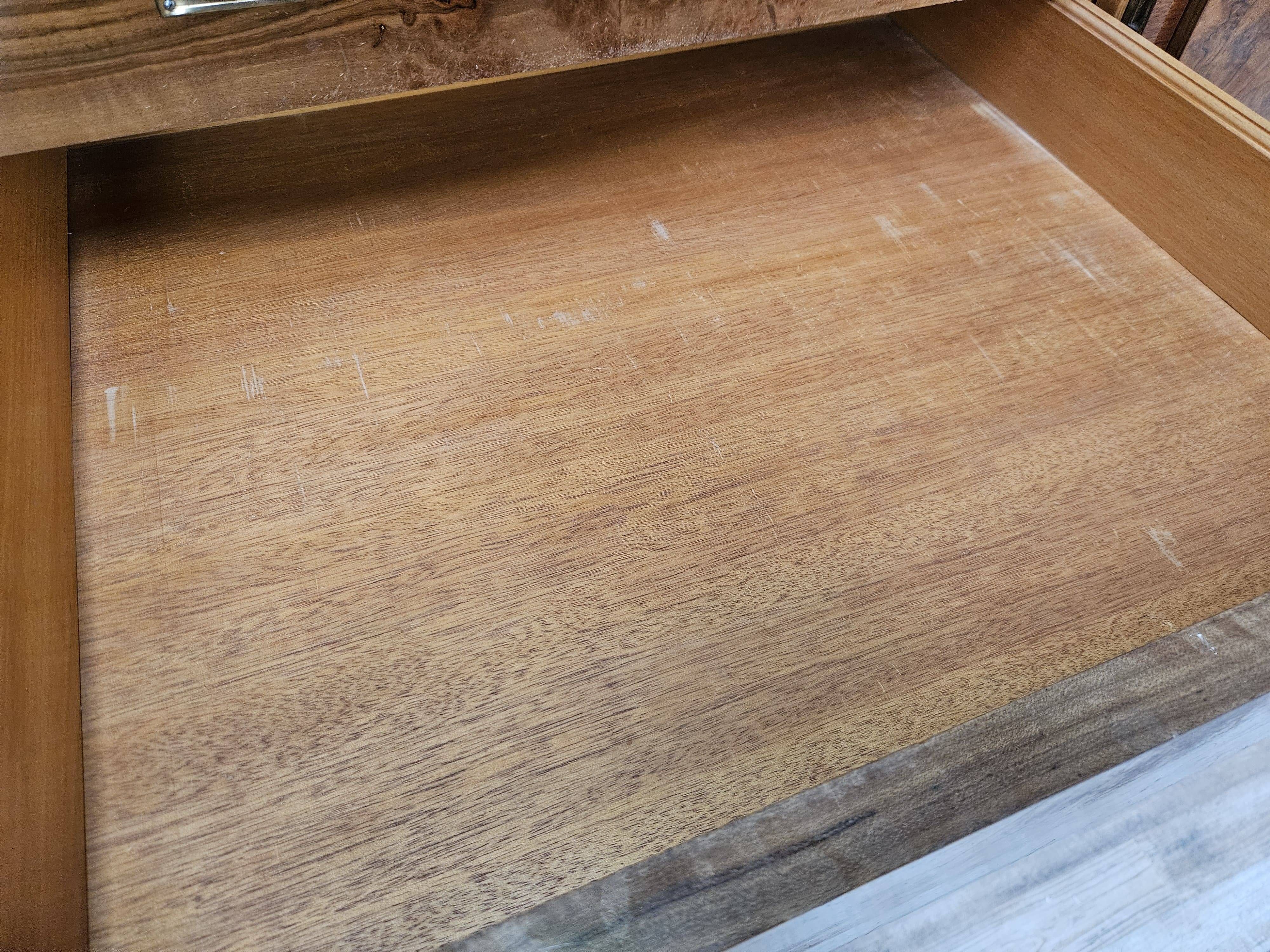 French Art Decò sideboard in walnut, 1940