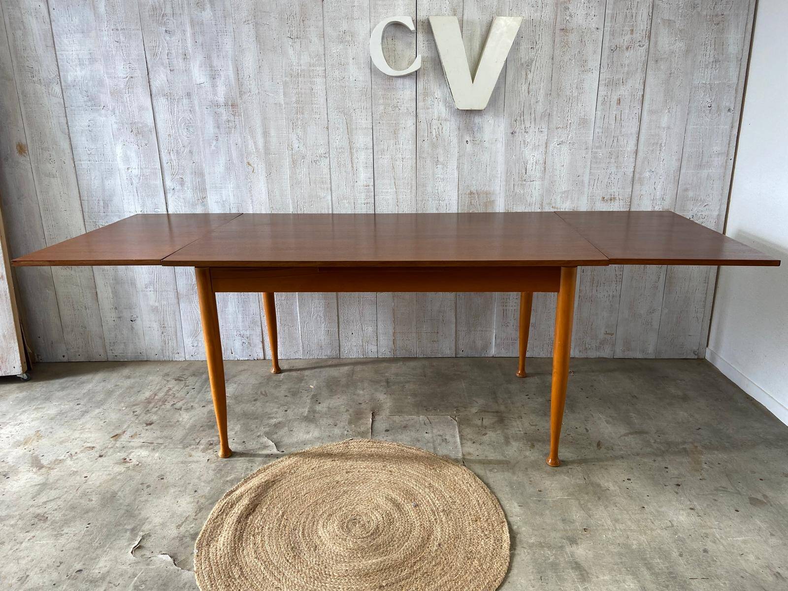 Vintage extendable table