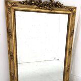 Miroir de style Louis XVI en bois et stuc doré XIX siècle