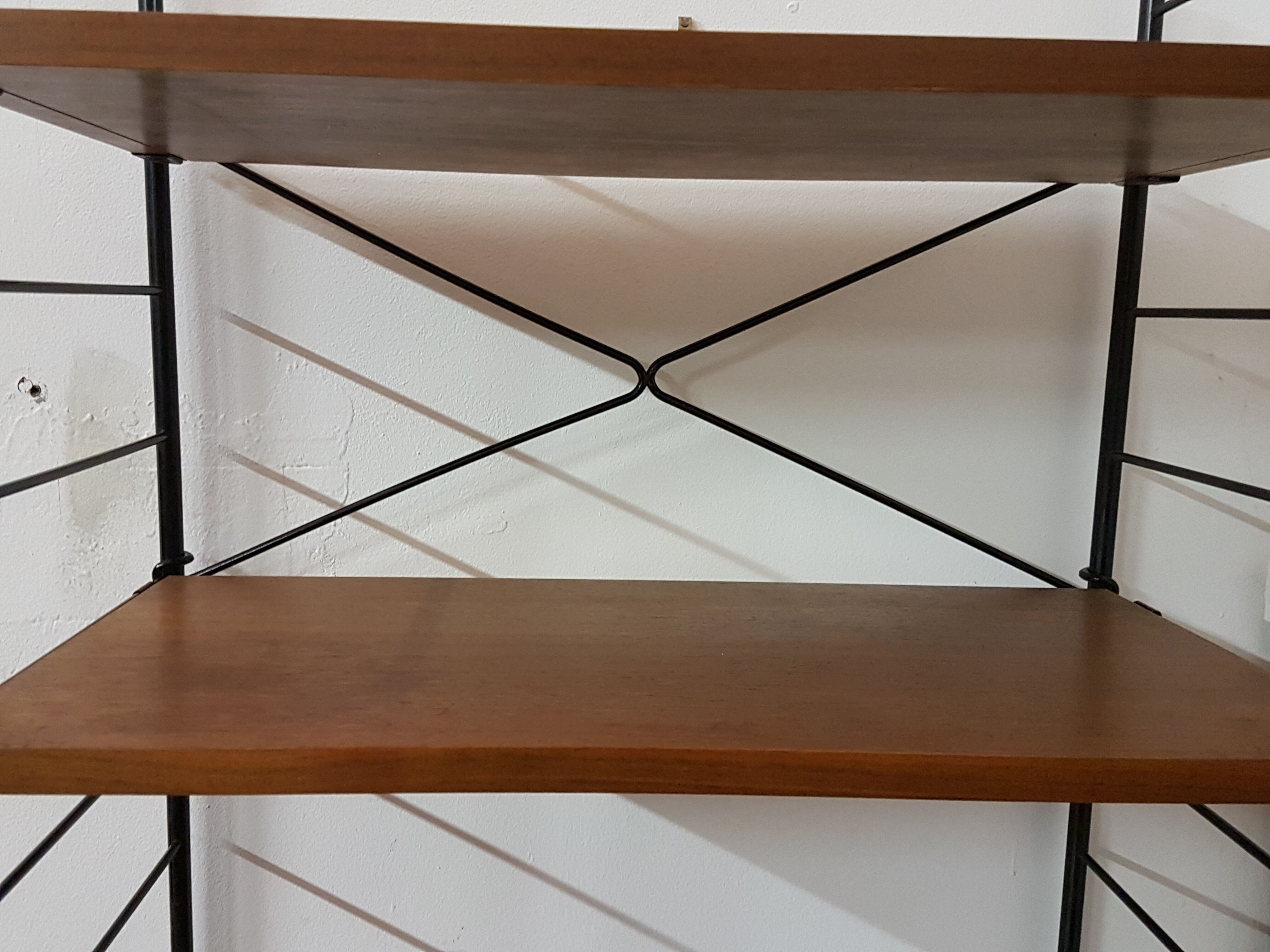 Adjustable shelves WHB string of the 1960s