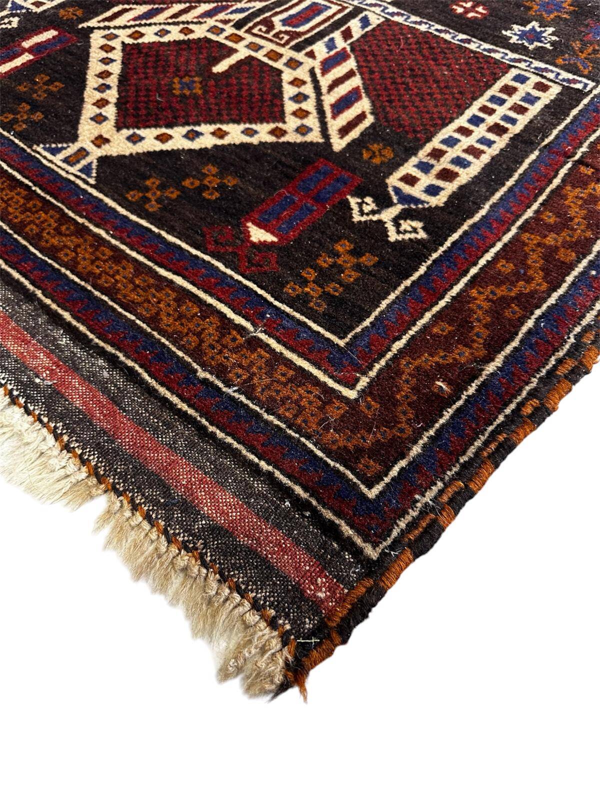 Handmade oriental rug 160cm x 90cm
