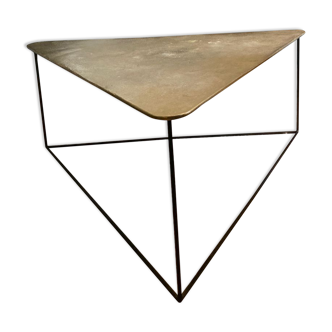 Triangular gilded metal coffee table