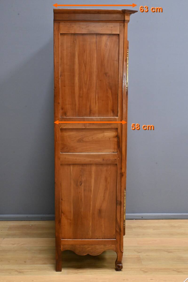 Cherrywood armoire, Louis XV style – Mid-19th century