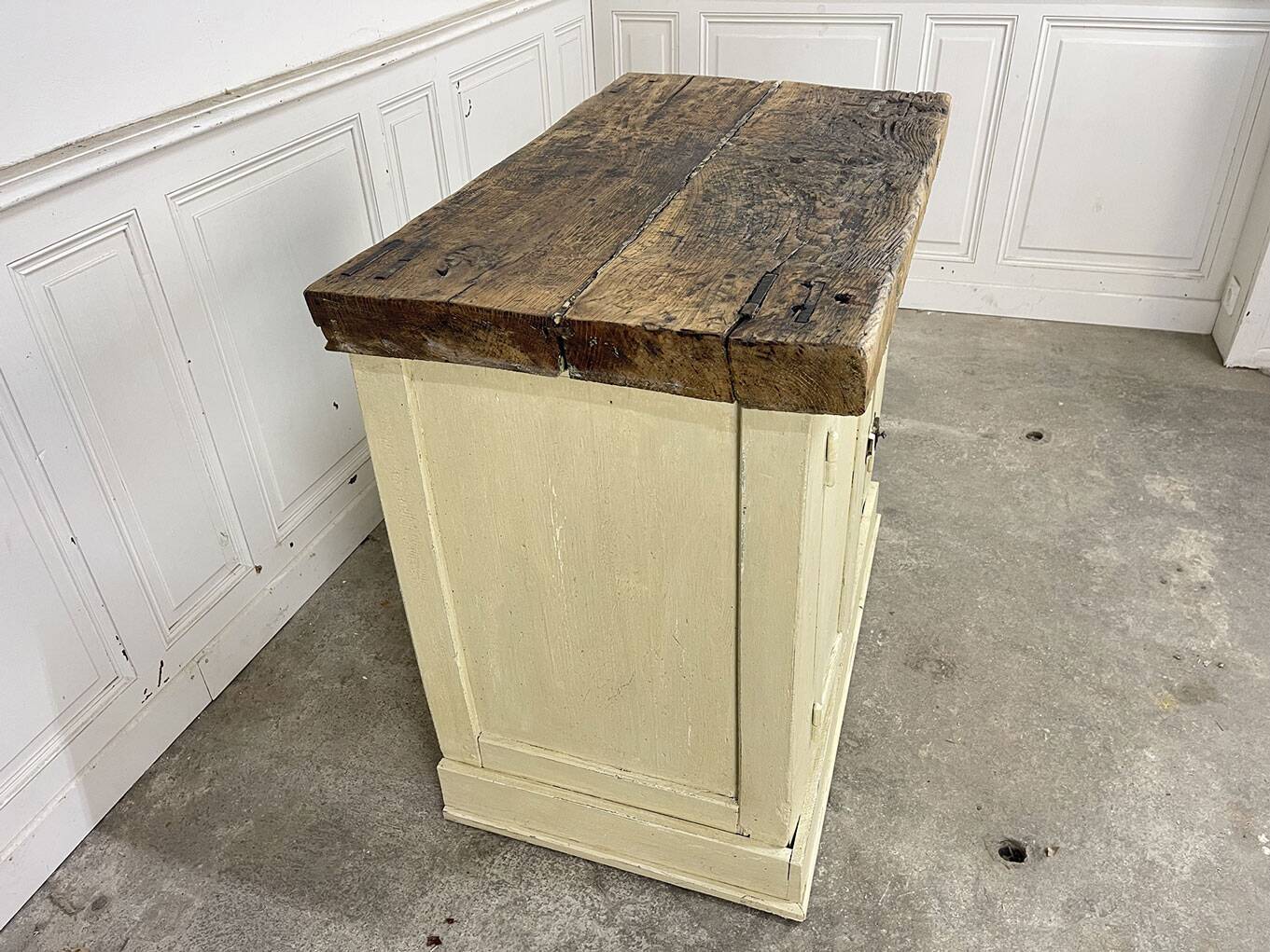 Small workbench 1900 light beige patina